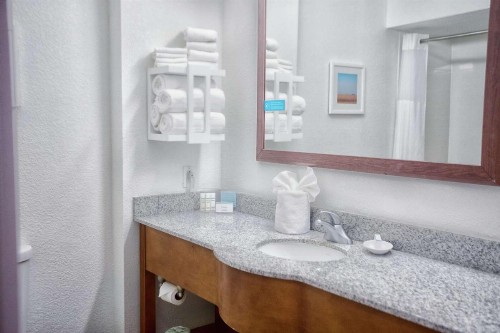 Hampton Inn Marion - image 46