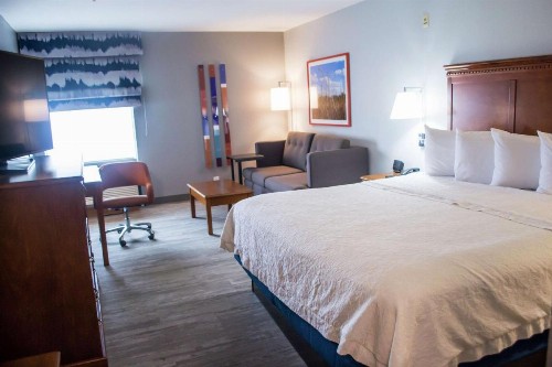 Hampton Inn Marion - image 5