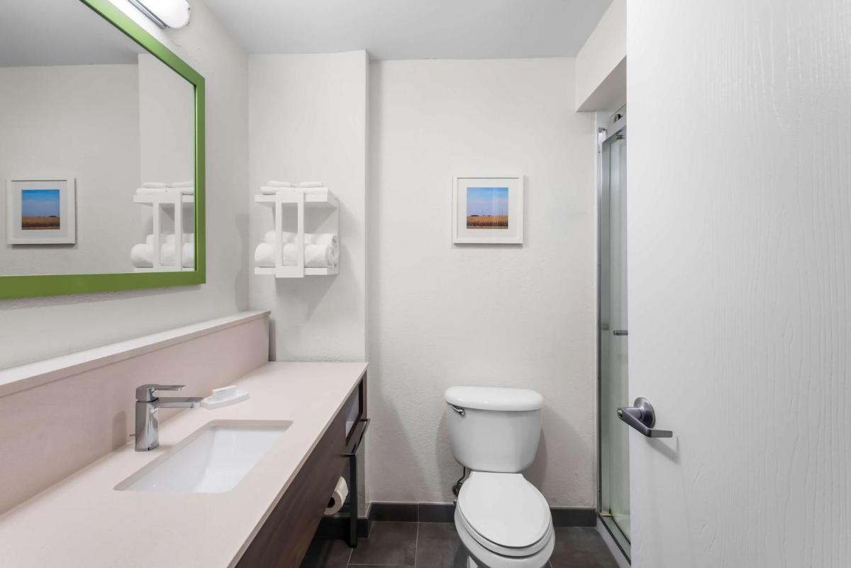 Hampton Inn Marion - image 6