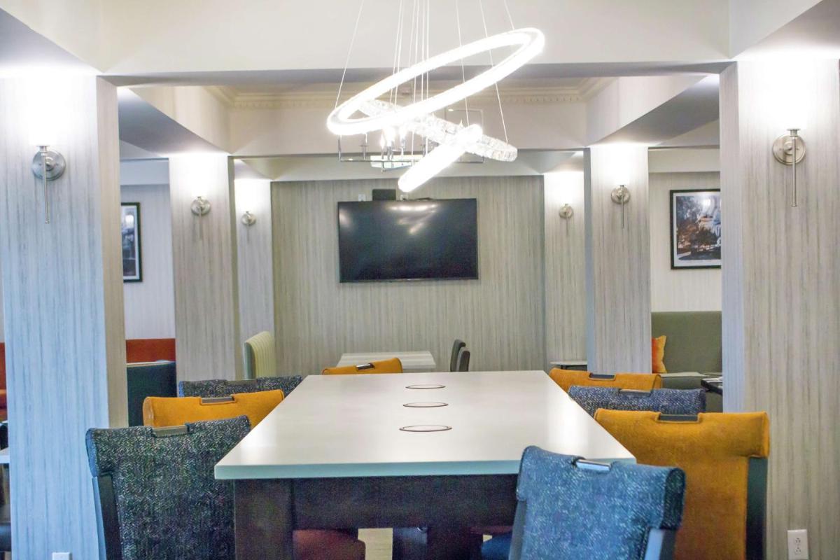 Hampton Inn Marion - image 7