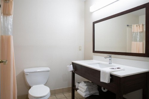 FairBridge Inn & Suites Marion - image 41