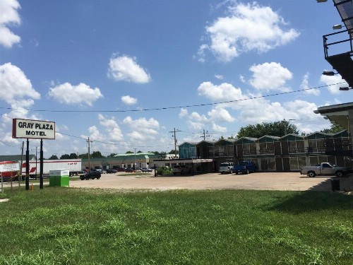 Gray Plaza Motel Marion IL