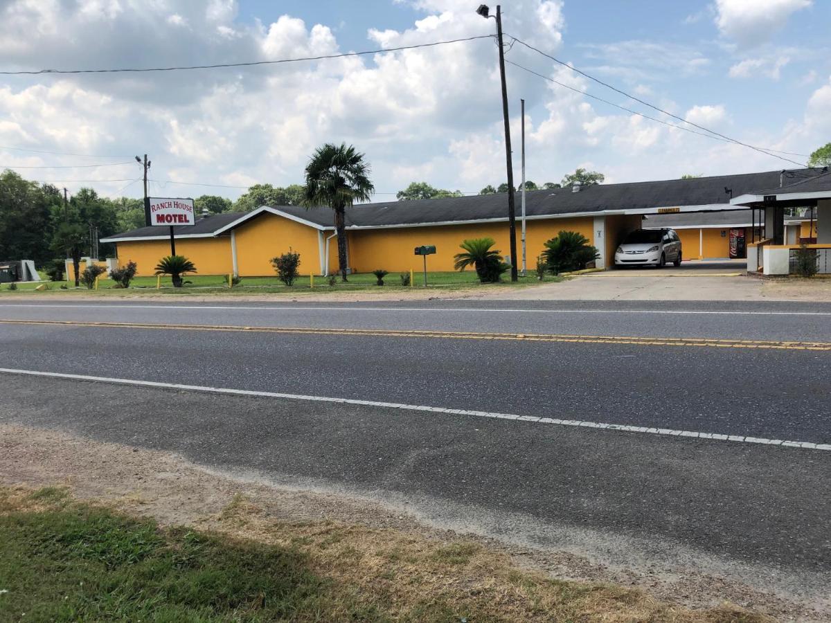 Ranch House Motel Marksville - image 4