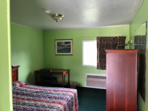 Ranch House Motel Marksville - image 5