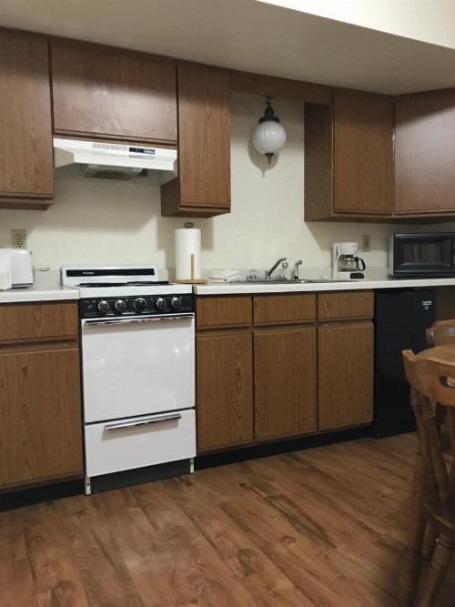 Brentwood Motor Inn - image 16