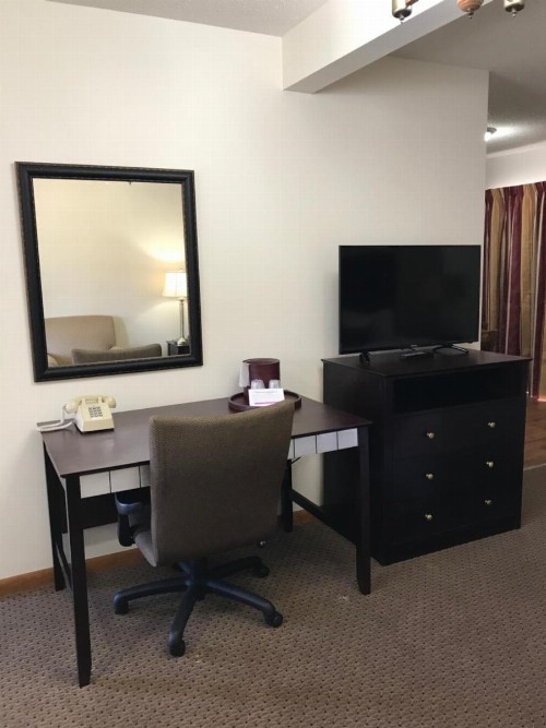 Brentwood Motor Inn - image 17