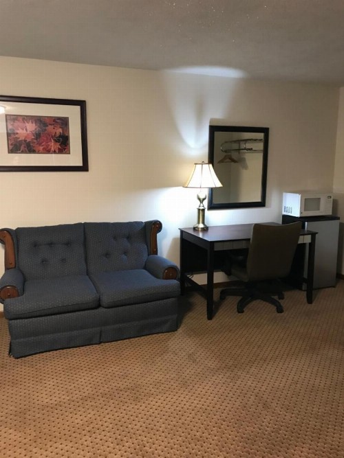 Brentwood Motor Inn - image 21