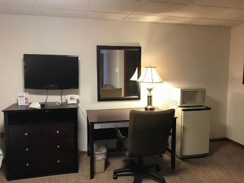 Brentwood Motor Inn - image 25