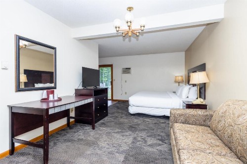 Brentwood Motor Inn - image 35