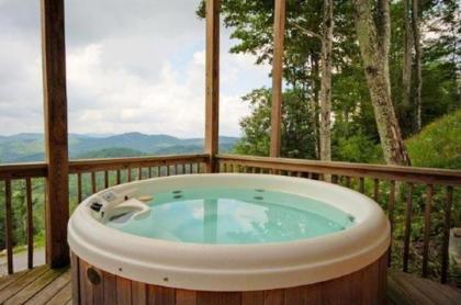 Black Bear Lodge at Scenic Wolf Resort Cabin