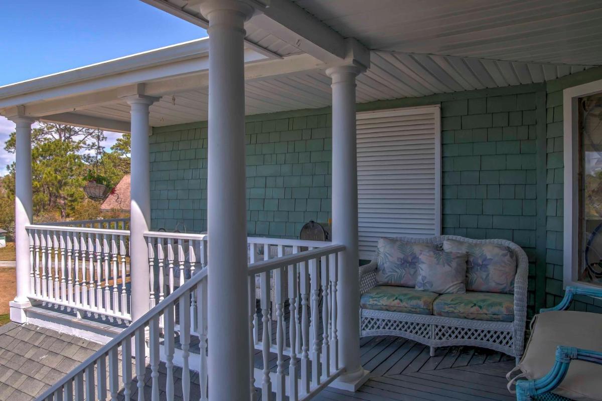 Event-Friendly Outer Banks House with Private Dock! - image 2