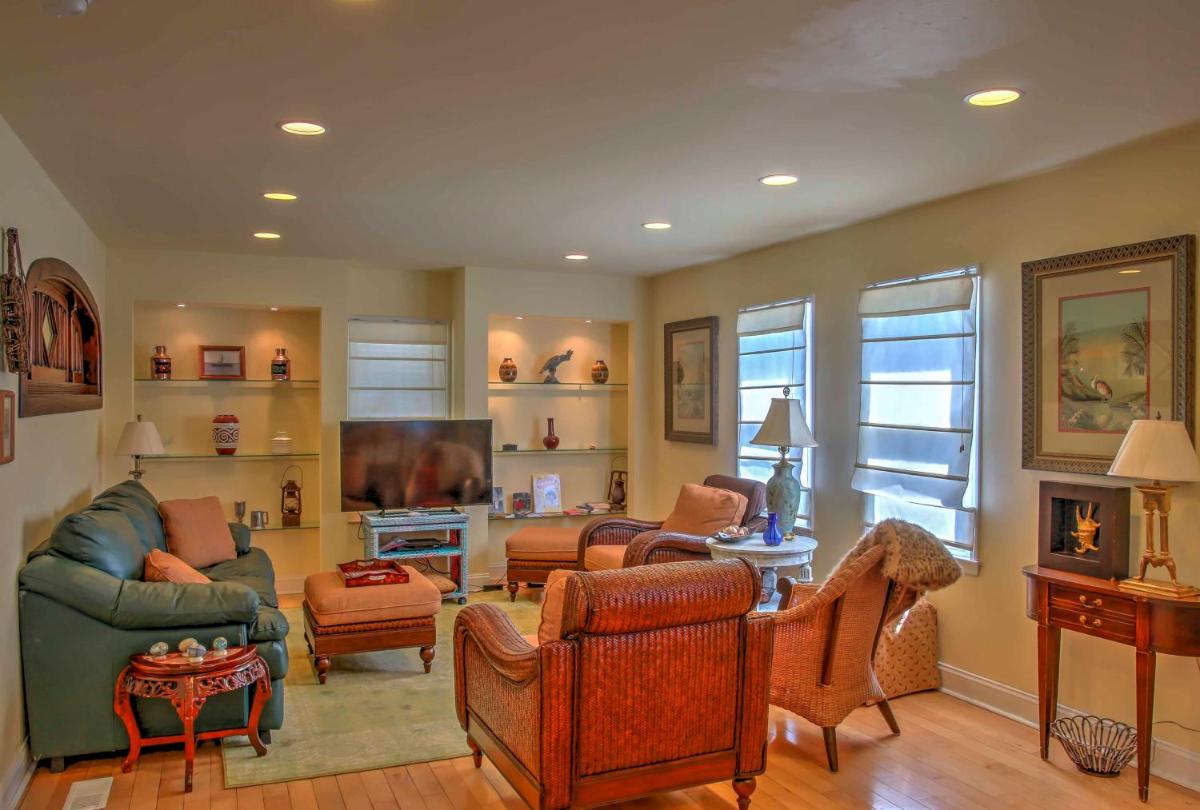 Event-Friendly Outer Banks House with Private Dock! - image 5