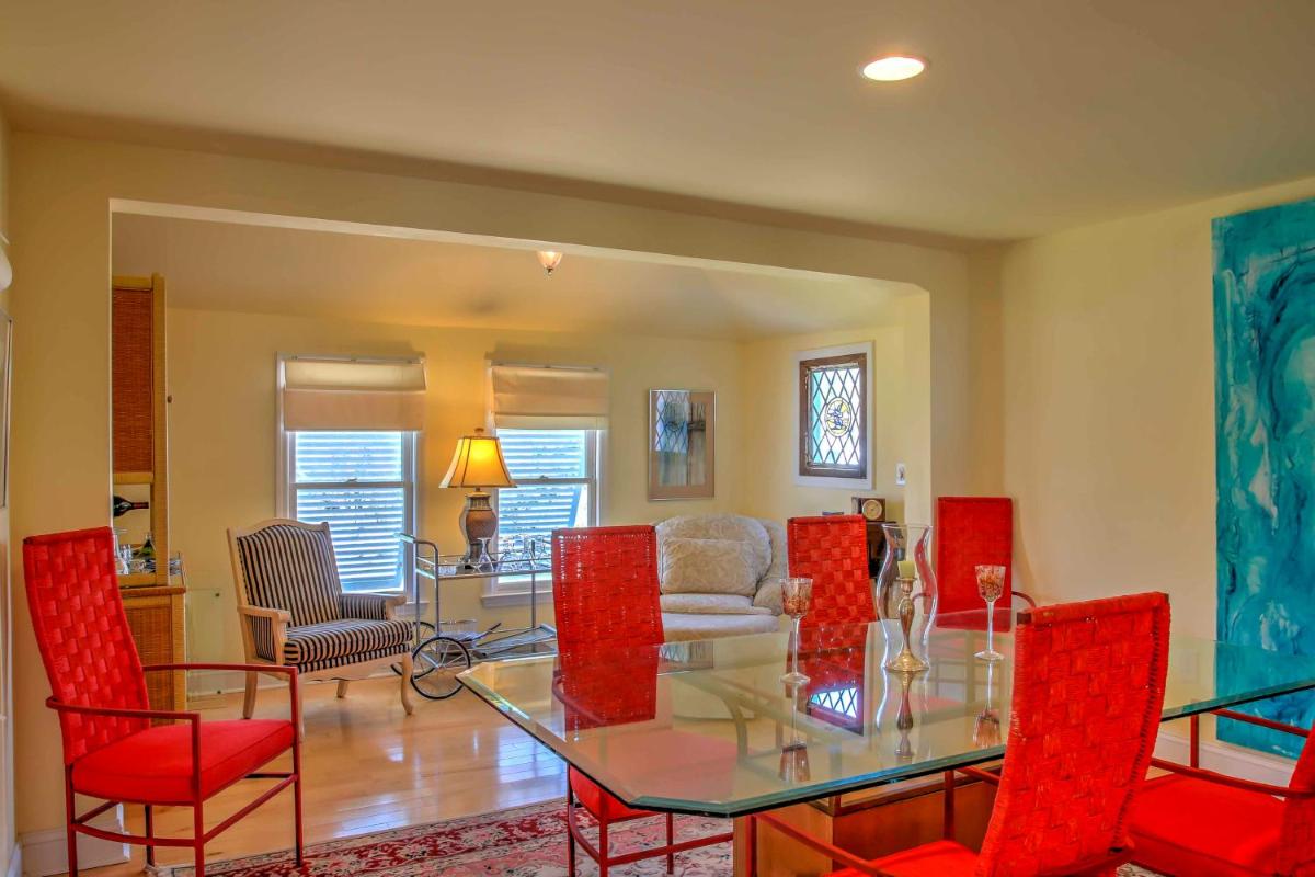 Event-Friendly Outer Banks House with Private Dock! - image 7