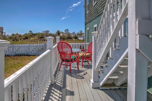 Charming Marshallberg Apt with Water Views and Dock! - image 10