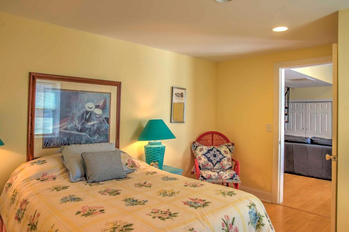 Charming Marshallberg Apt with Water Views and Dock! - image 3