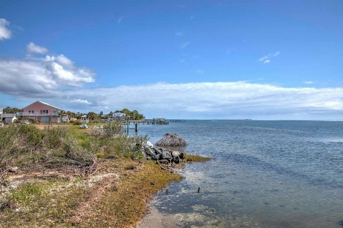 Charming Marshallberg Apt with Water Views and Dock! - image 6