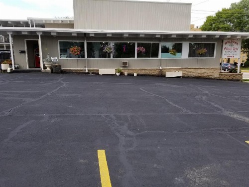 Hillcrest Motel - image 22