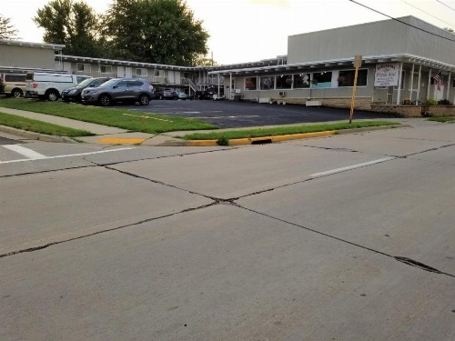 Hillcrest Motel - image 23