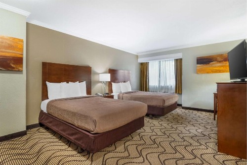 Best Western John Muir Inn - image 15