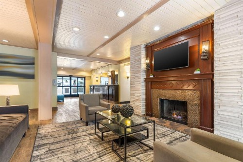 Best Western John Muir Inn - image 16