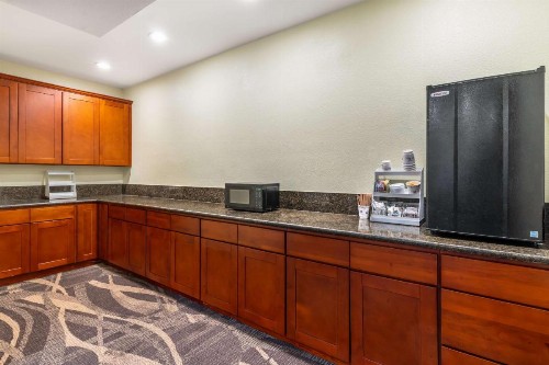 Best Western John Muir Inn - image 17