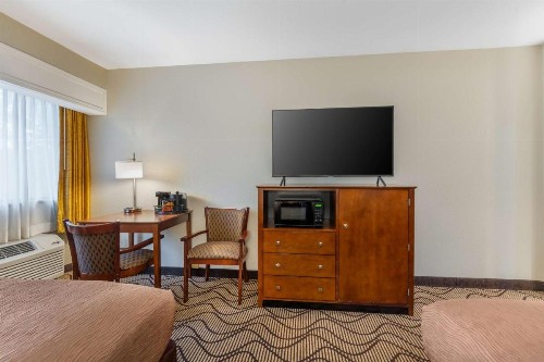 Best Western John Muir Inn - image 2