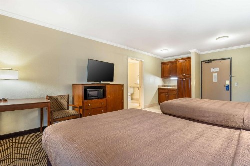 Best Western John Muir Inn - image 21