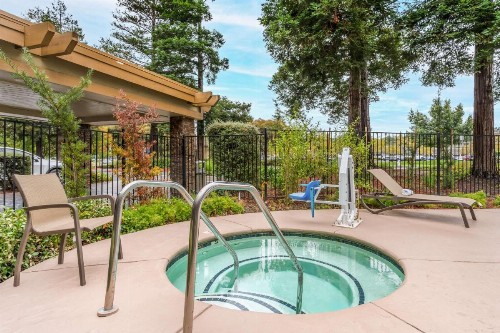 Best Western John Muir Inn - image 22