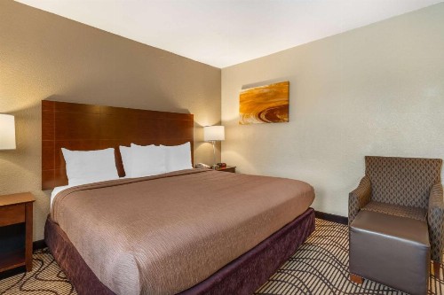Best Western John Muir Inn - image 29