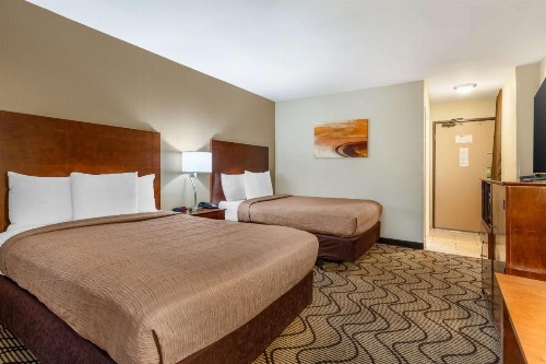 Best Western John Muir Inn - image 30