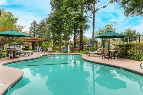 Best Western John Muir Inn - image 39