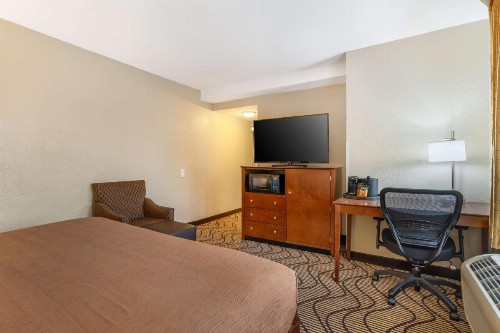 Best Western John Muir Inn - image 5