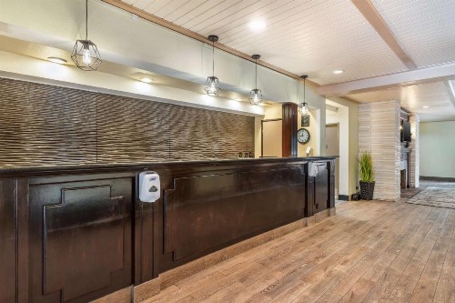 Best Western John Muir Inn - image 9