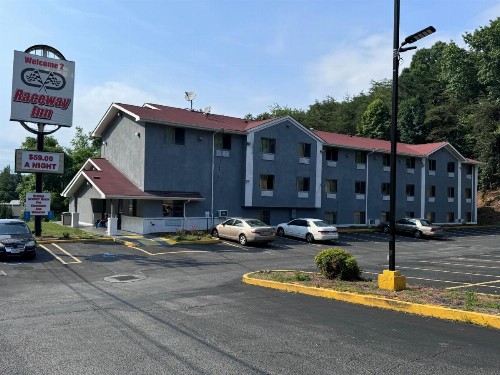 Super 8 by Wyndham Martinsville VA - image 10