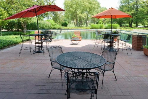 Holiday Inn Express St. Louis Airport - Riverport - image 2