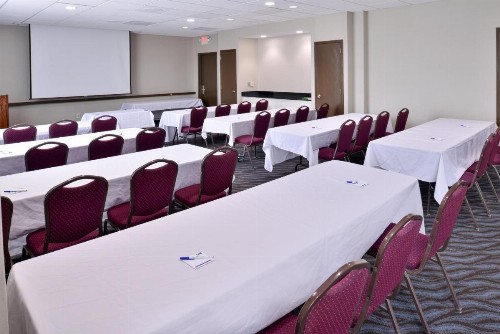 Holiday Inn Express St. Louis Airport - Riverport - image 30