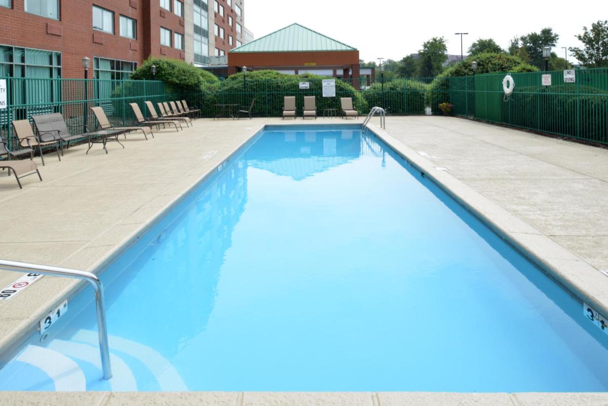 Holiday Inn Express St. Louis Airport - Riverport - image 7