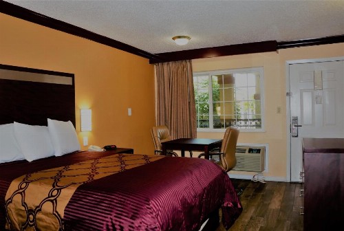 Americas Deluxe Inn- Marysville - image 12
