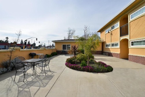 Americas Deluxe Inn- Marysville - image 16