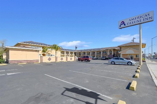 Americas Deluxe Inn- Marysville - image 2