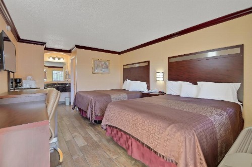Americas Deluxe Inn- Marysville - image 23