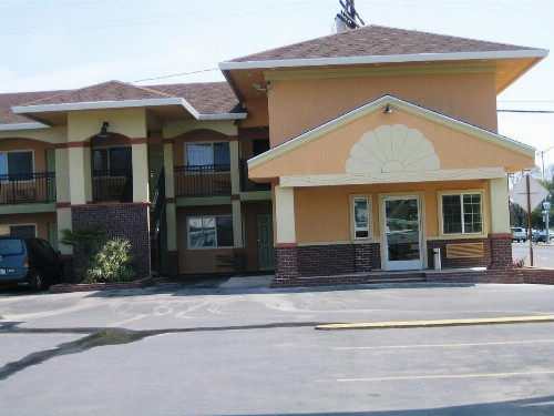 Americas Deluxe Inn- Marysville - image 3