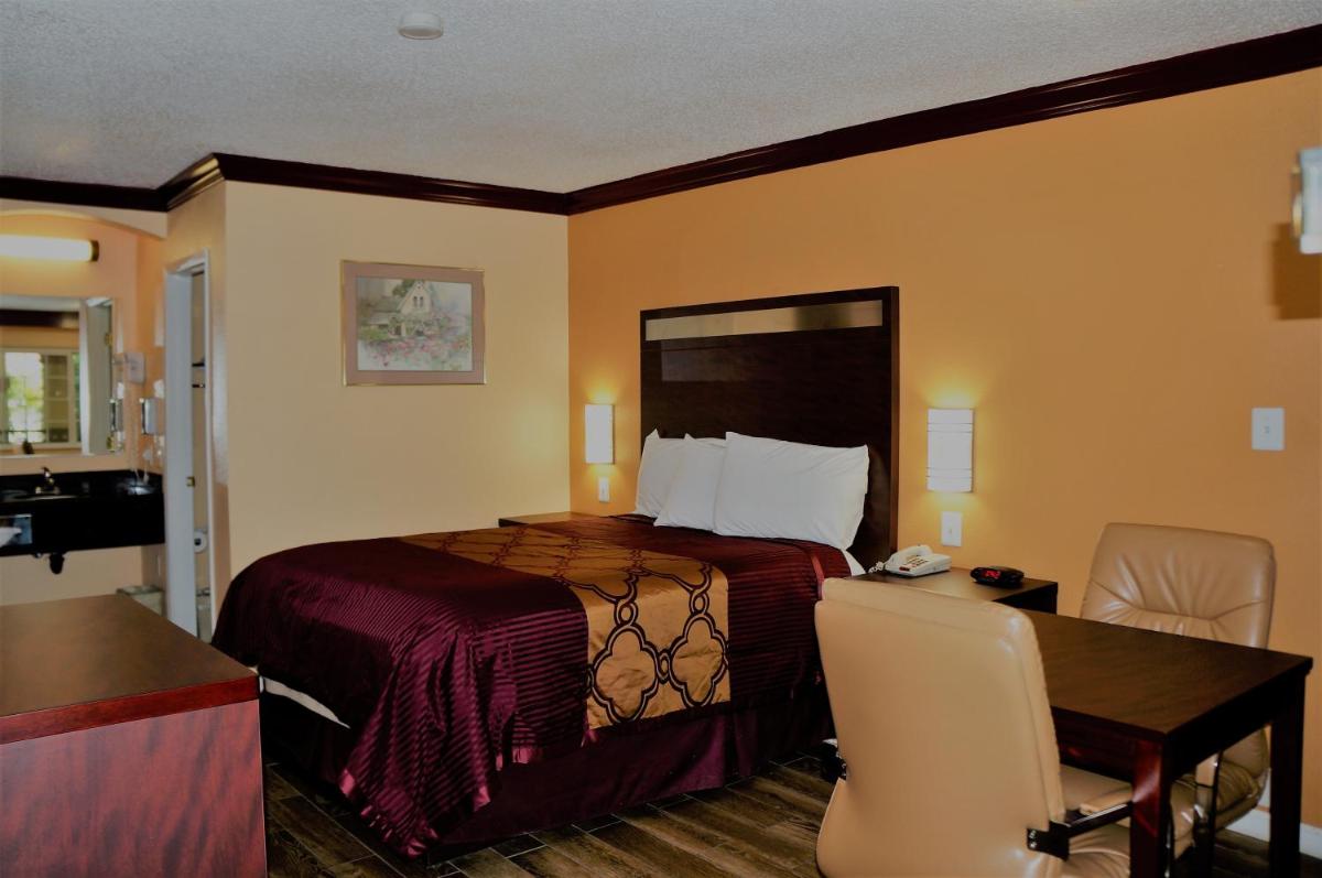 Americas Deluxe Inn- Marysville - image 5