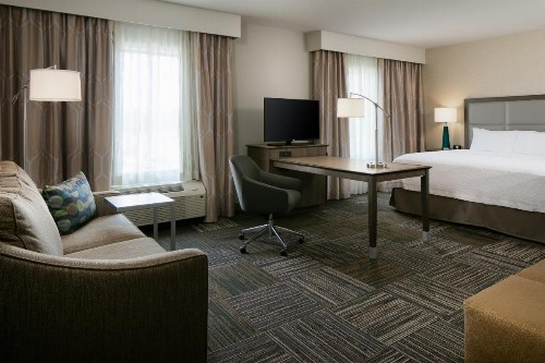 Hampton Inn & Suites Mason City IA - image 10