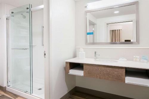 Hampton Inn & Suites Mason City IA - image 15
