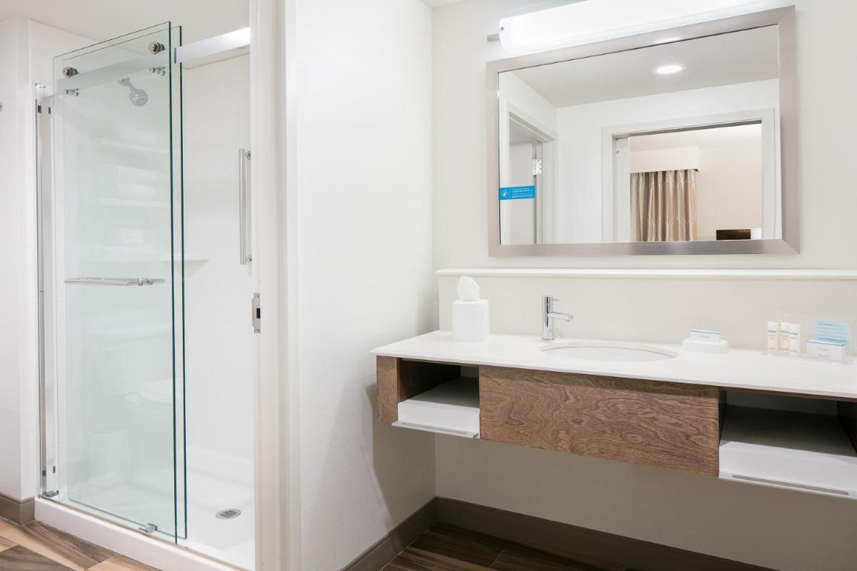 Hampton Inn & Suites Mason City IA - image 6