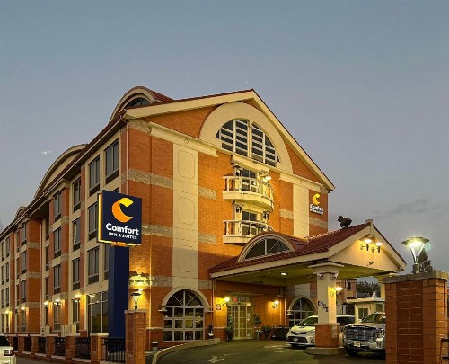 Comfort Inn & Suites LaGuardia Airport - image 22