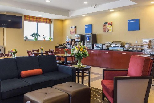 Comfort Inn & Suites LaGuardia Airport - image 25