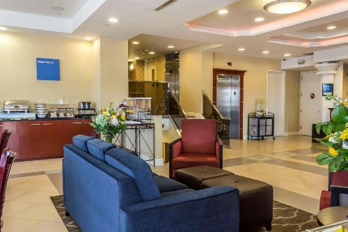 Comfort Inn & Suites LaGuardia Airport - image 37