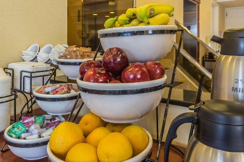 Comfort Inn & Suites LaGuardia Airport - image 7